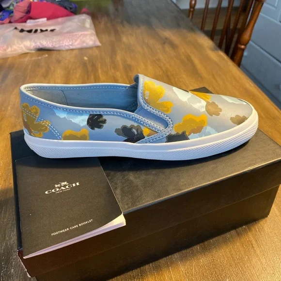 Coach Cornflower Blue Slip On Size 7.5 NIB - Picture 4 of 13